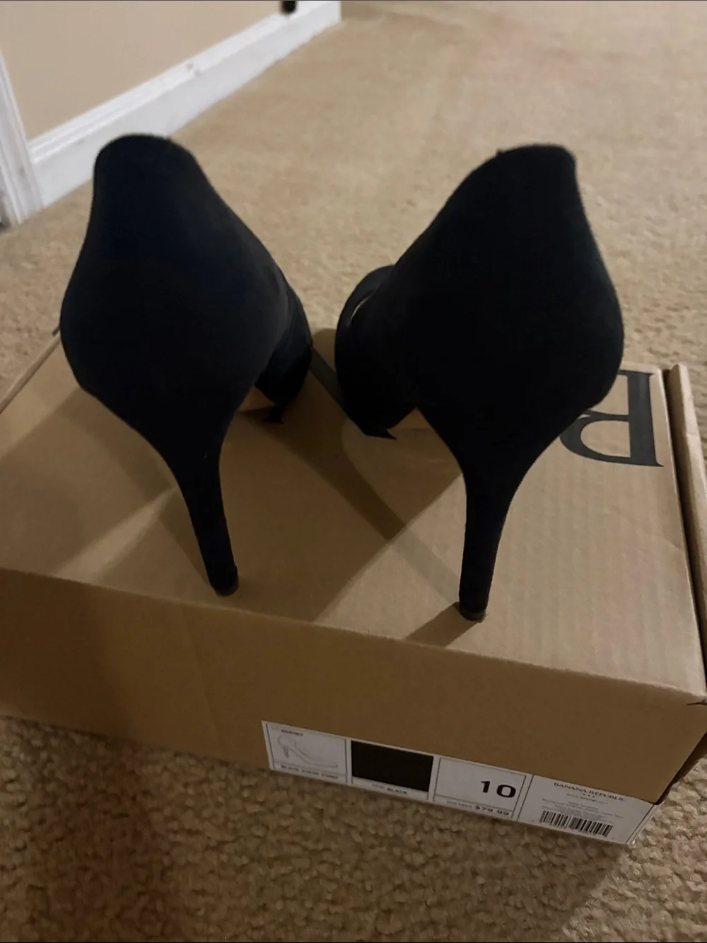 BANANA REPUBLIC Classic Black Suede Women's High Heel Pumps